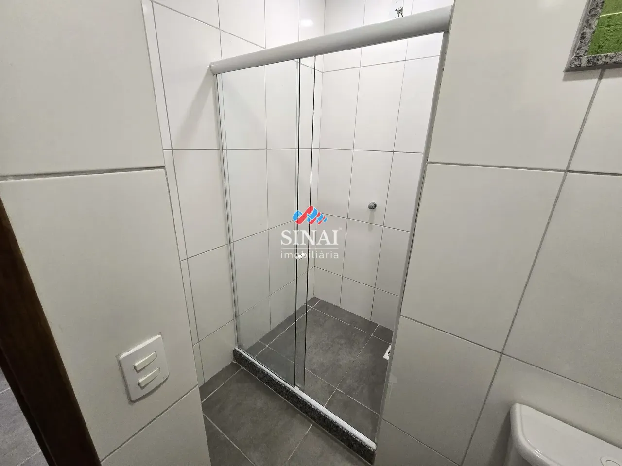 2-bedroom unfurnished apartment with a balcony — photo 17