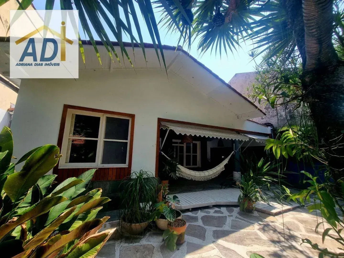 Residential house with 4 bedrooms and private BBQ area — photo 2