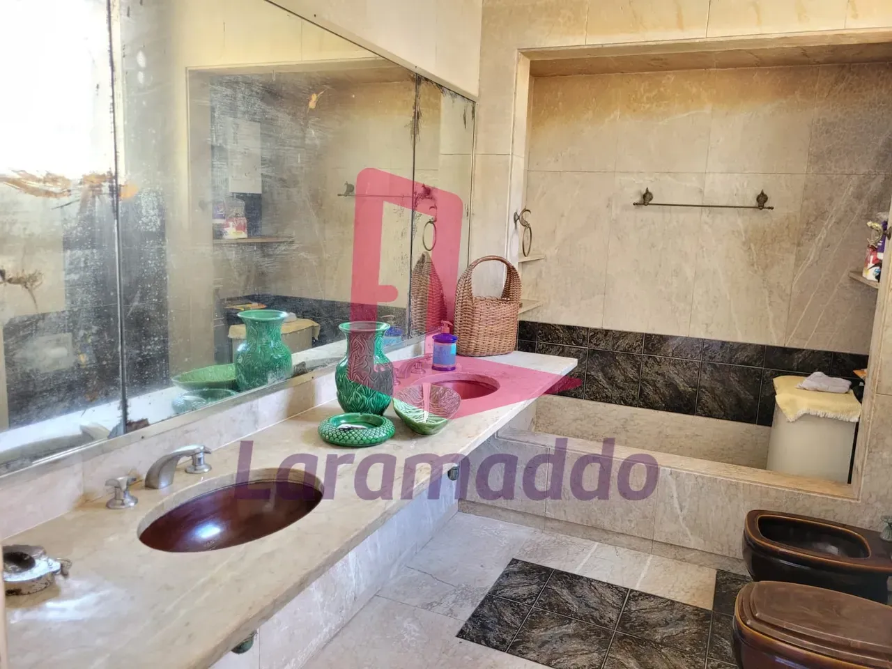 210 m² apartment with 5 bedrooms and 3 bathrooms — photo 26