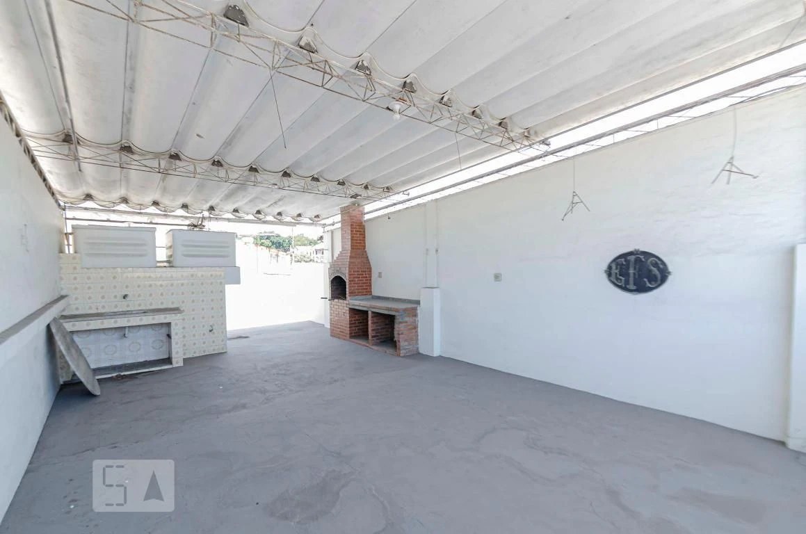 House with shared BBQ area and 5 bedrooms — photo 37