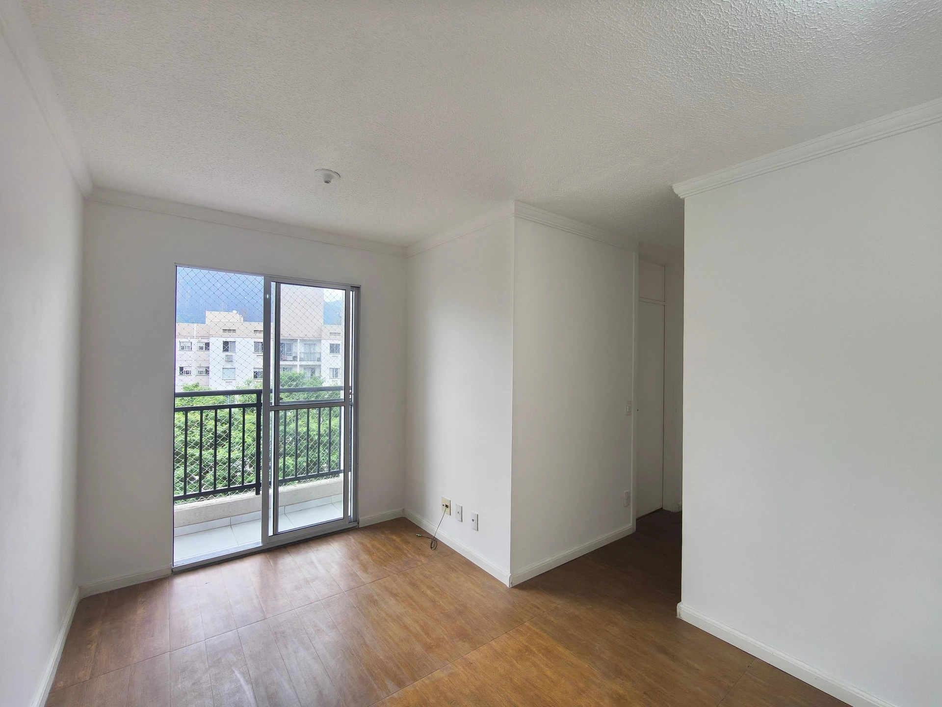 Mountain view in a 2-bedroom apartment, 45 m² — photo 5