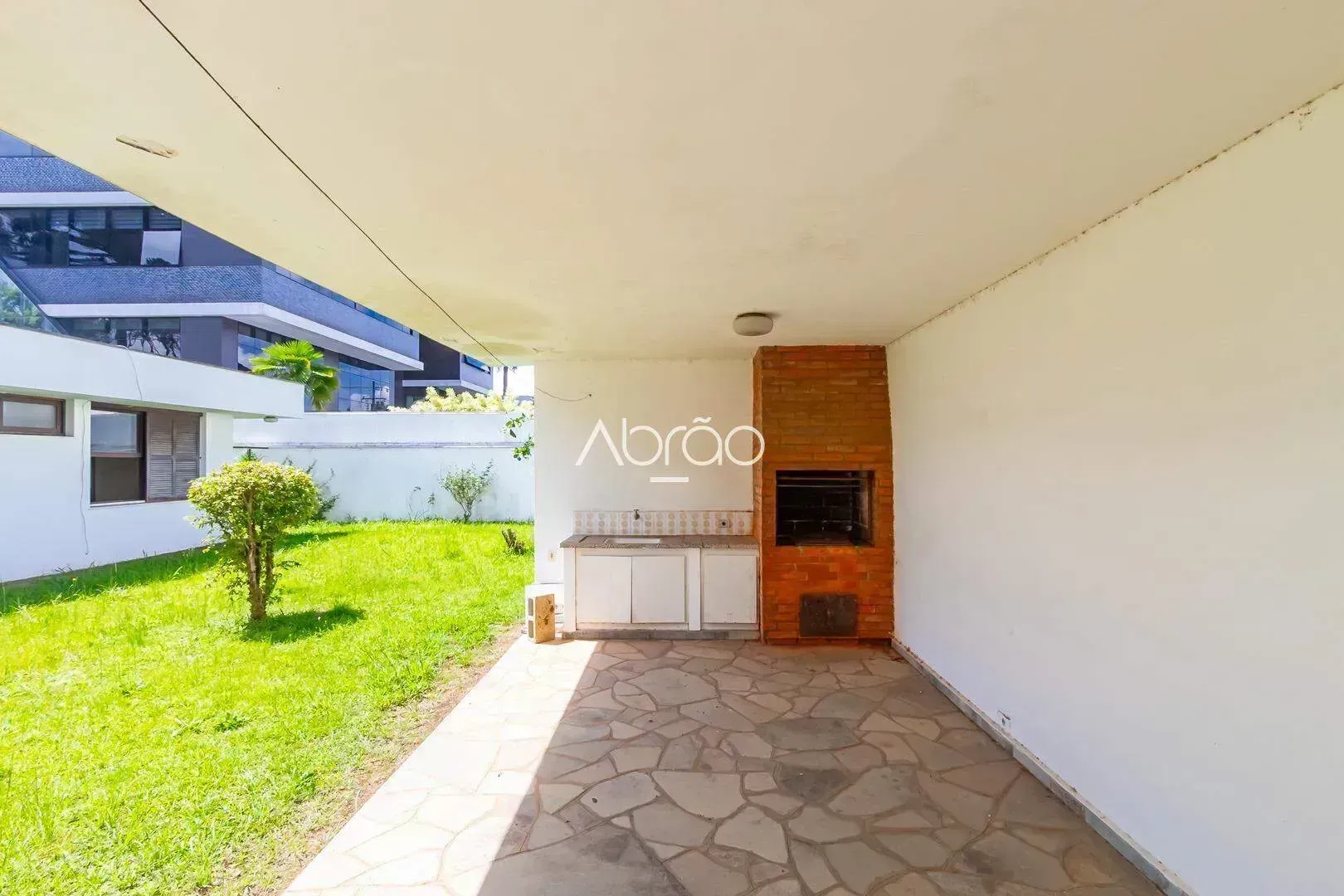 House with 4 bedrooms, 5 bathrooms and 319 m² — photo 25