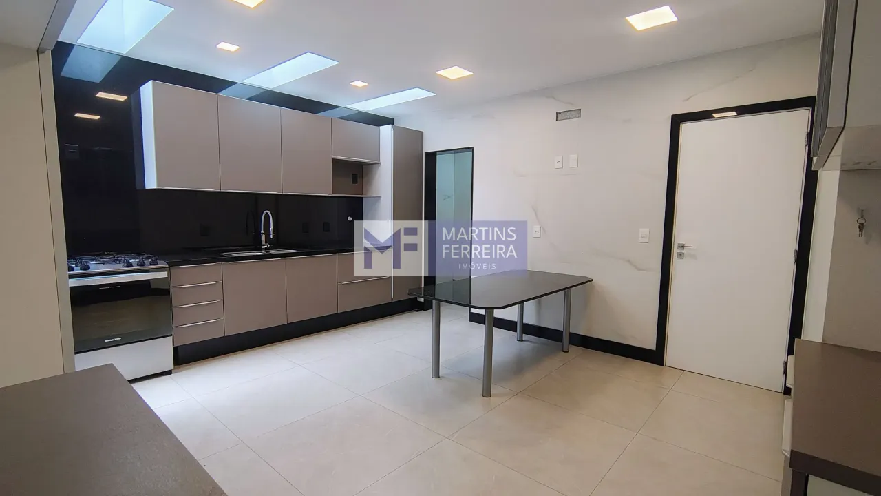 Casa com máquina de lavar, 4 quartos e 5 banheiros — photo 9