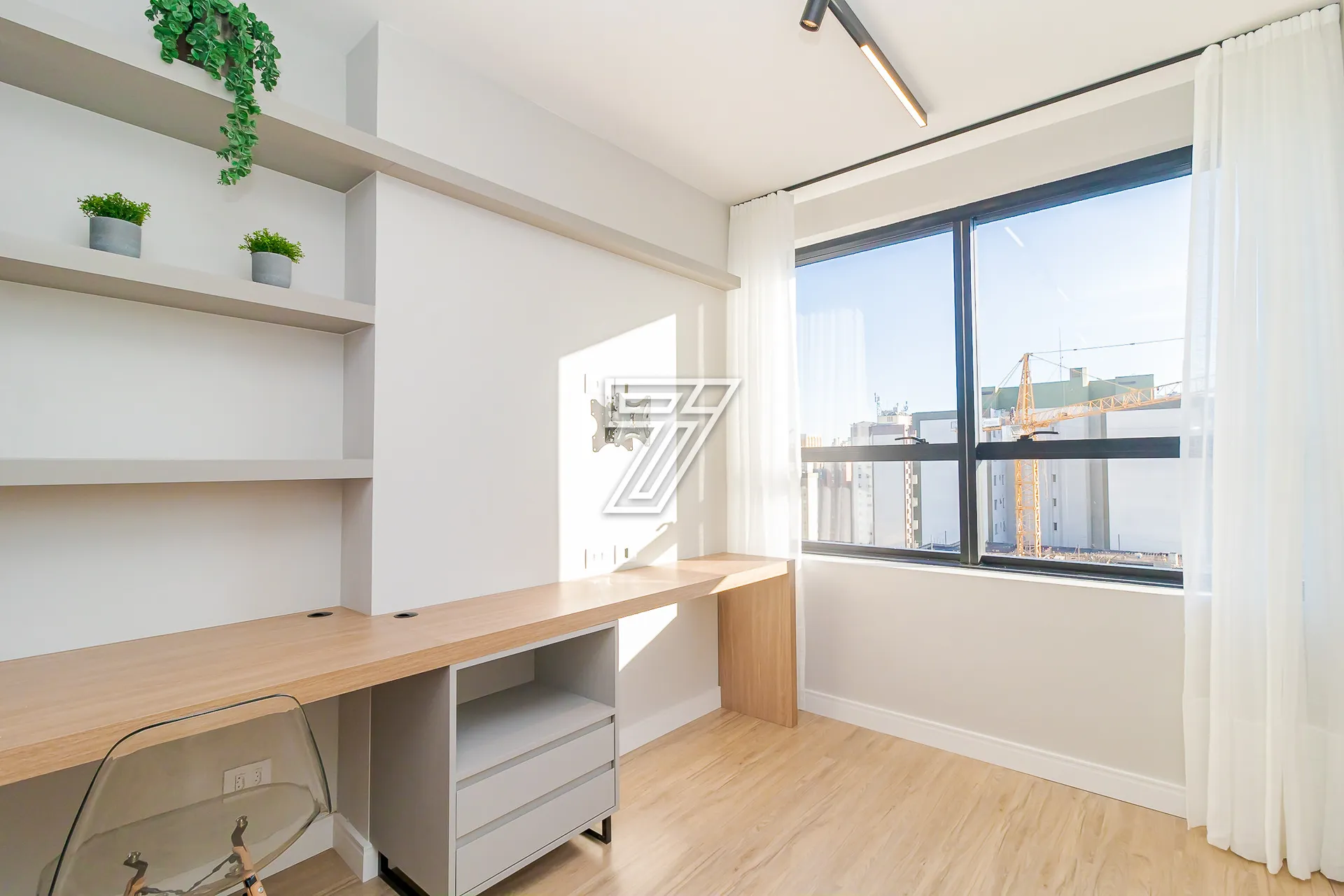 Floor-to-ceiling windows in a one-bedroom apartment, 29 m² — photo 7
