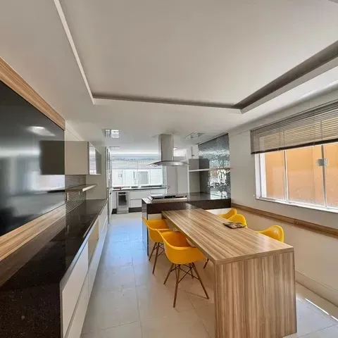 Casa de 550 m² com varanda gourmet e espaço de home office — photo 3
