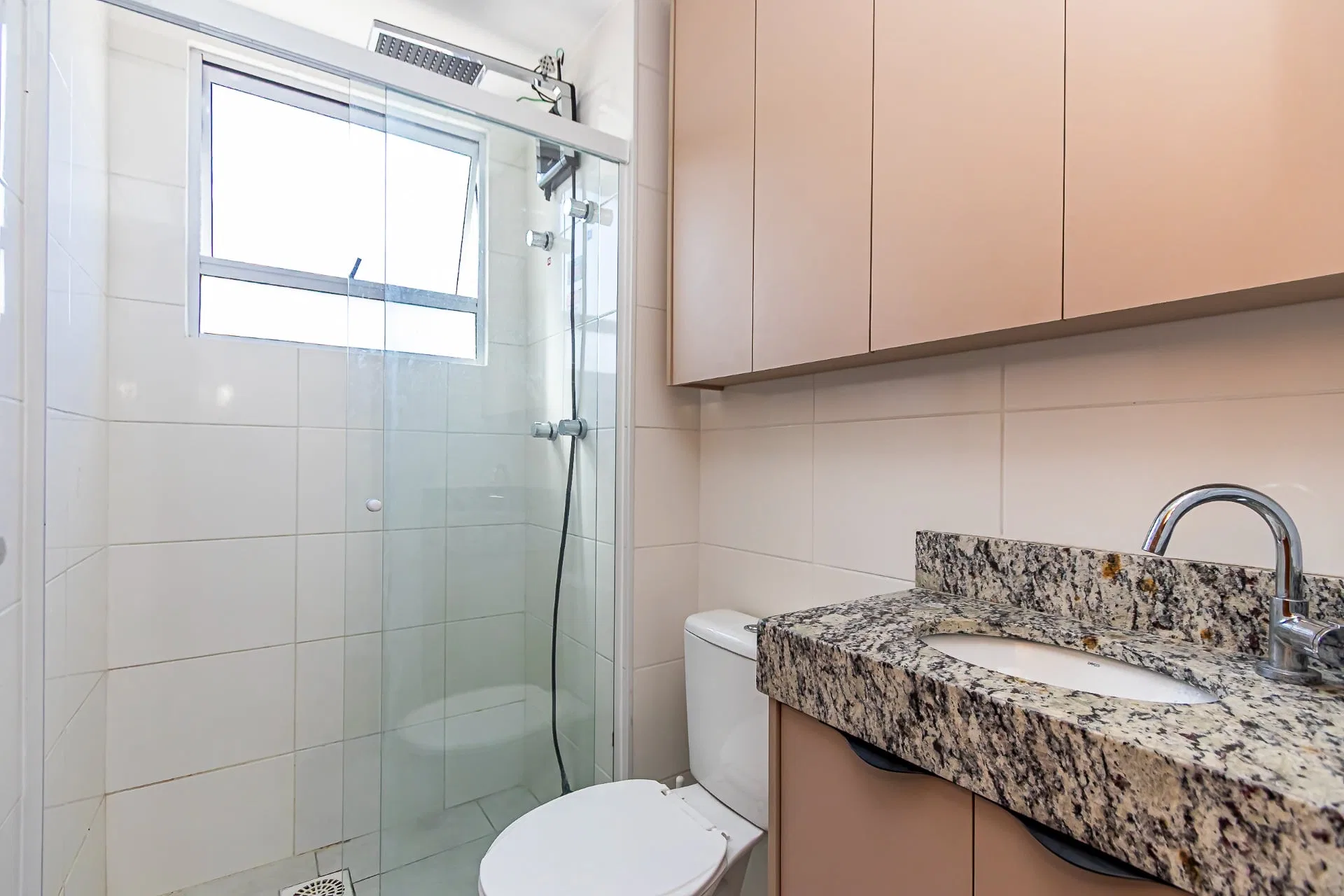 42 m² apartment with a home office and a washing machine — photo 19