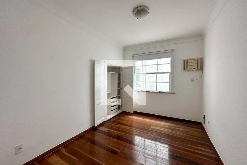 4-bedroom rental apartment with 225 m² and parking — photo 14