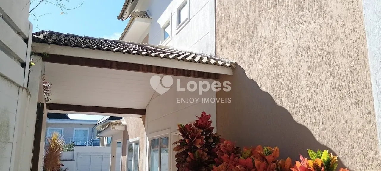 House with 5 bedrooms, 5 bathrooms and separate laundry — photo 10