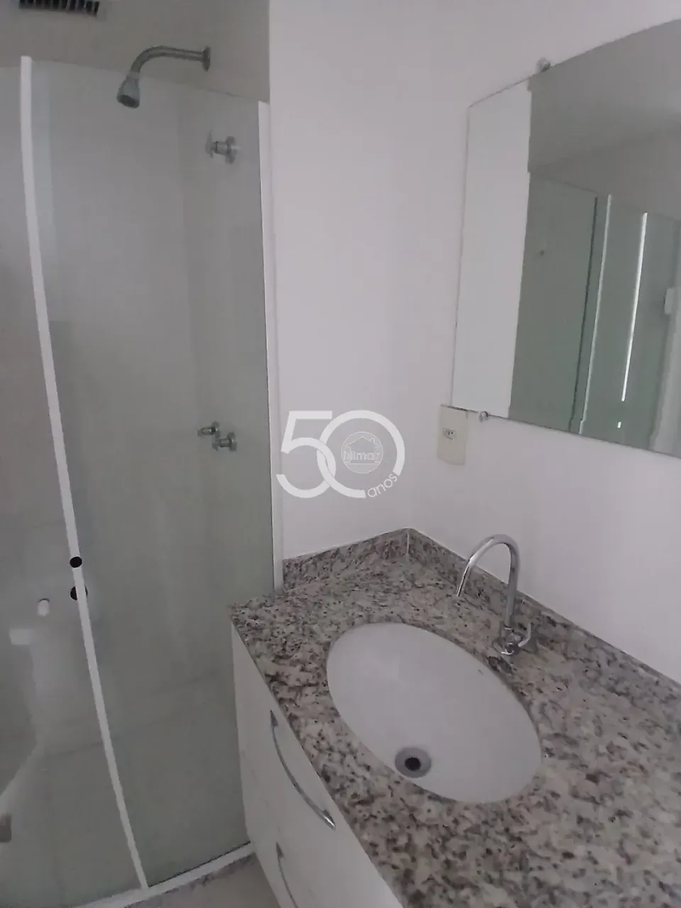 Apartamento de 2 dormitorios y 2 baños con balcón — photo 10