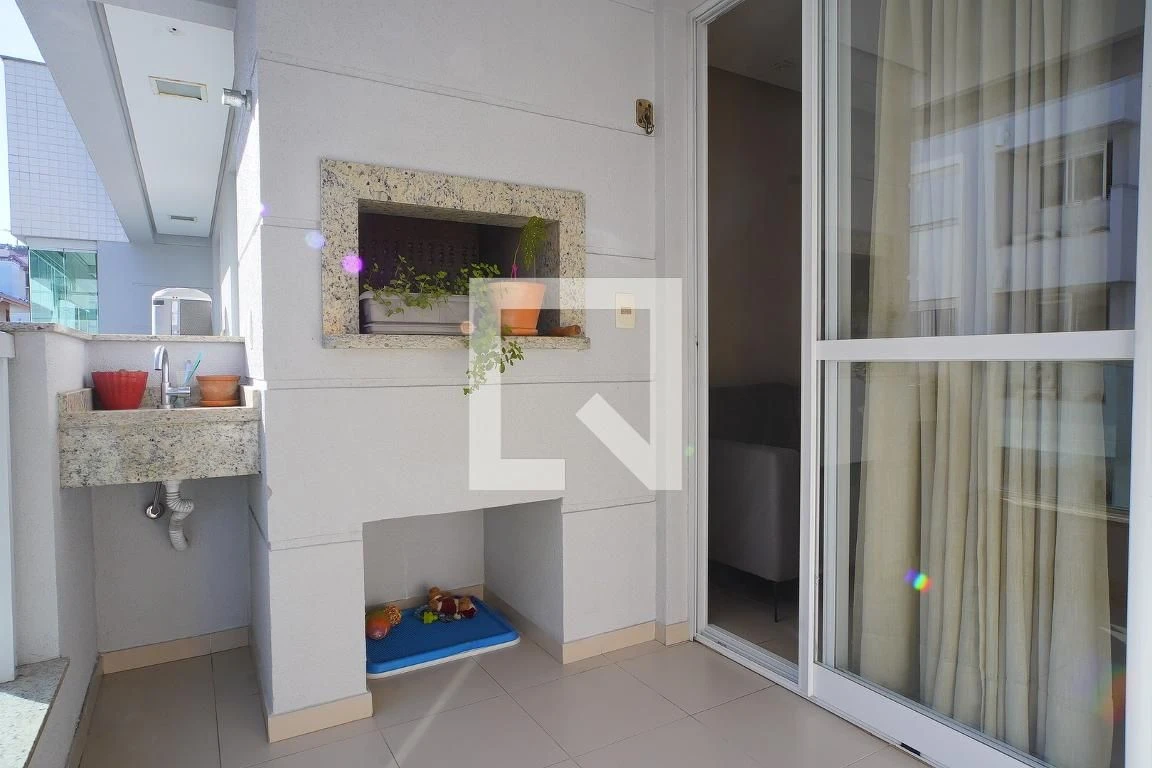 Glass-enclosed balcony in a 2-bedroom apartment, 78 m² — photo 36