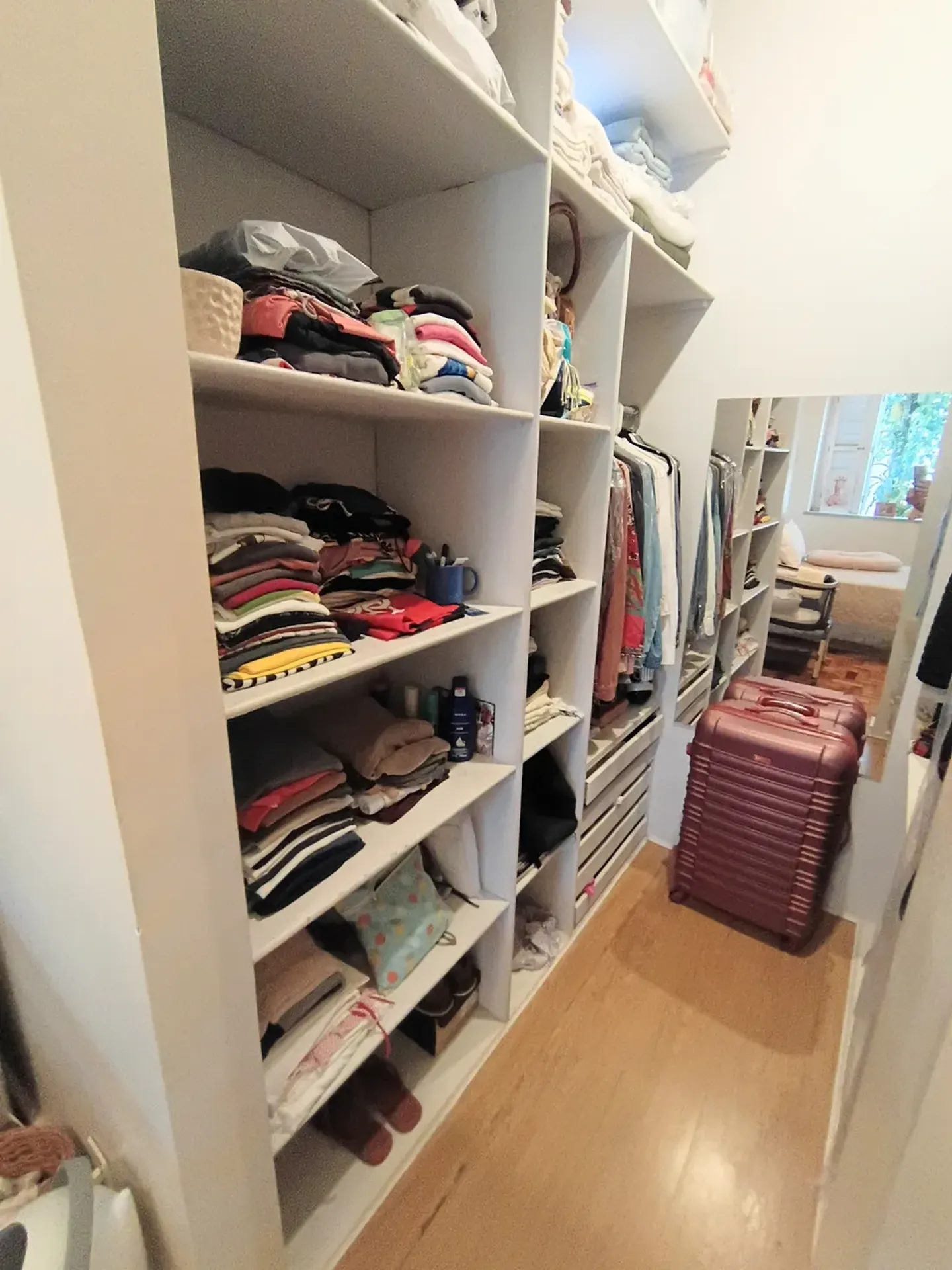 Furnished apartment, 67 m², with a bathtub — photo 2