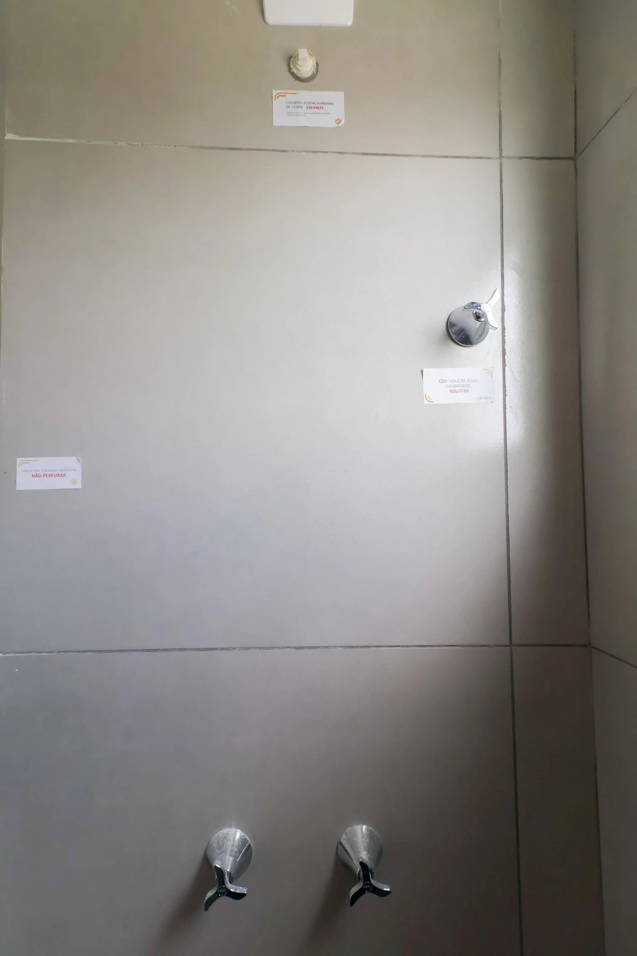 3-bedroom apartment with a grill on the balcony in Curitiba — photo 40