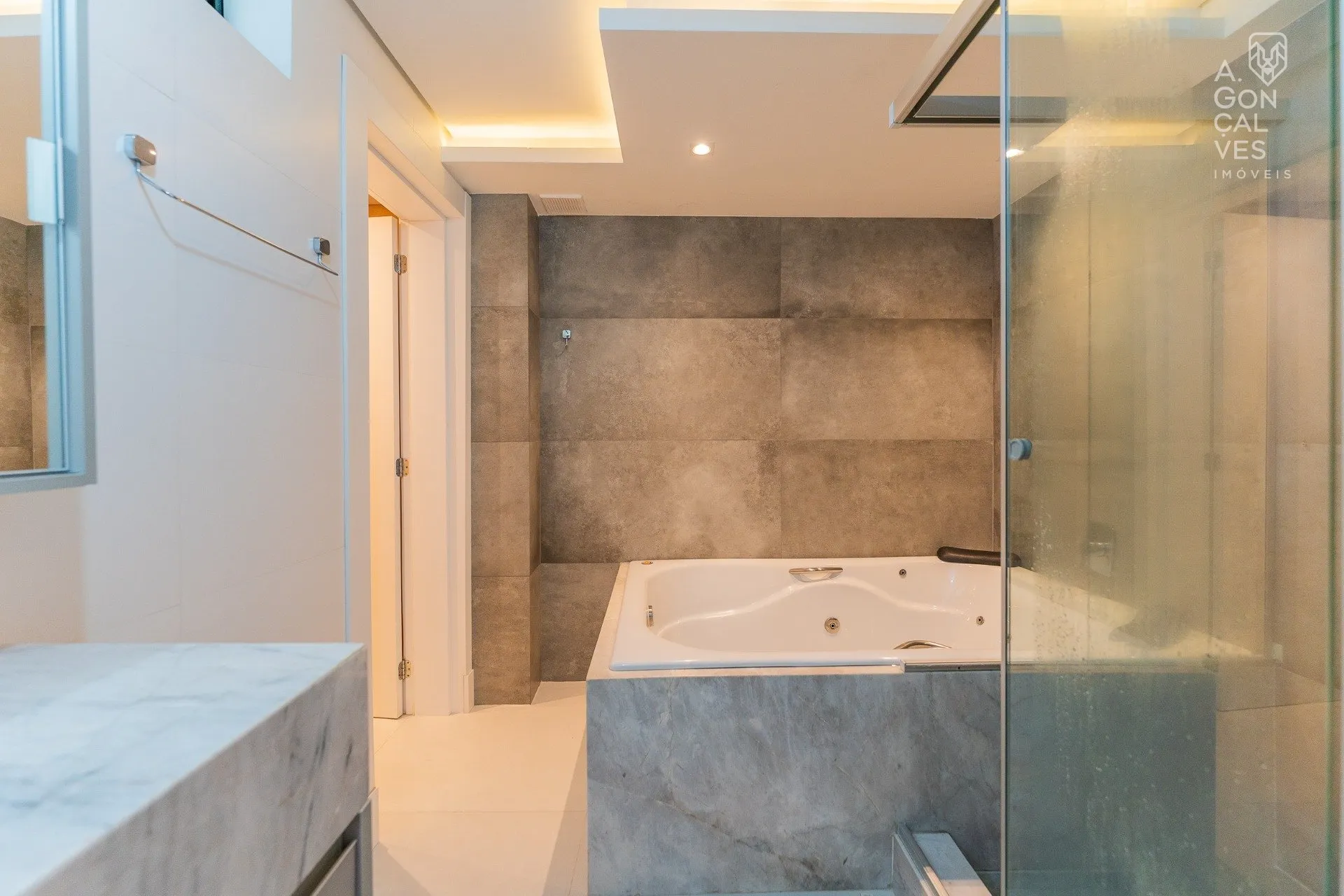 Casa com 3 suítes e 350 m², terraço e jardim — photo 26