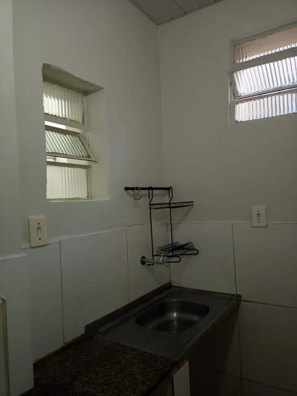 Apartamento de 1 quarto com cozinha compacta e 1 banheiro — photo 2