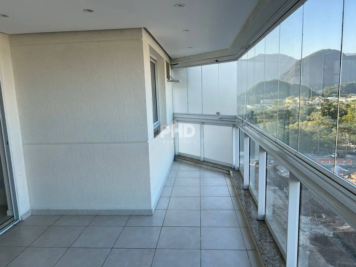 2-bedroom apartment with 1 en-suite bathroom and balcony — photo 9
