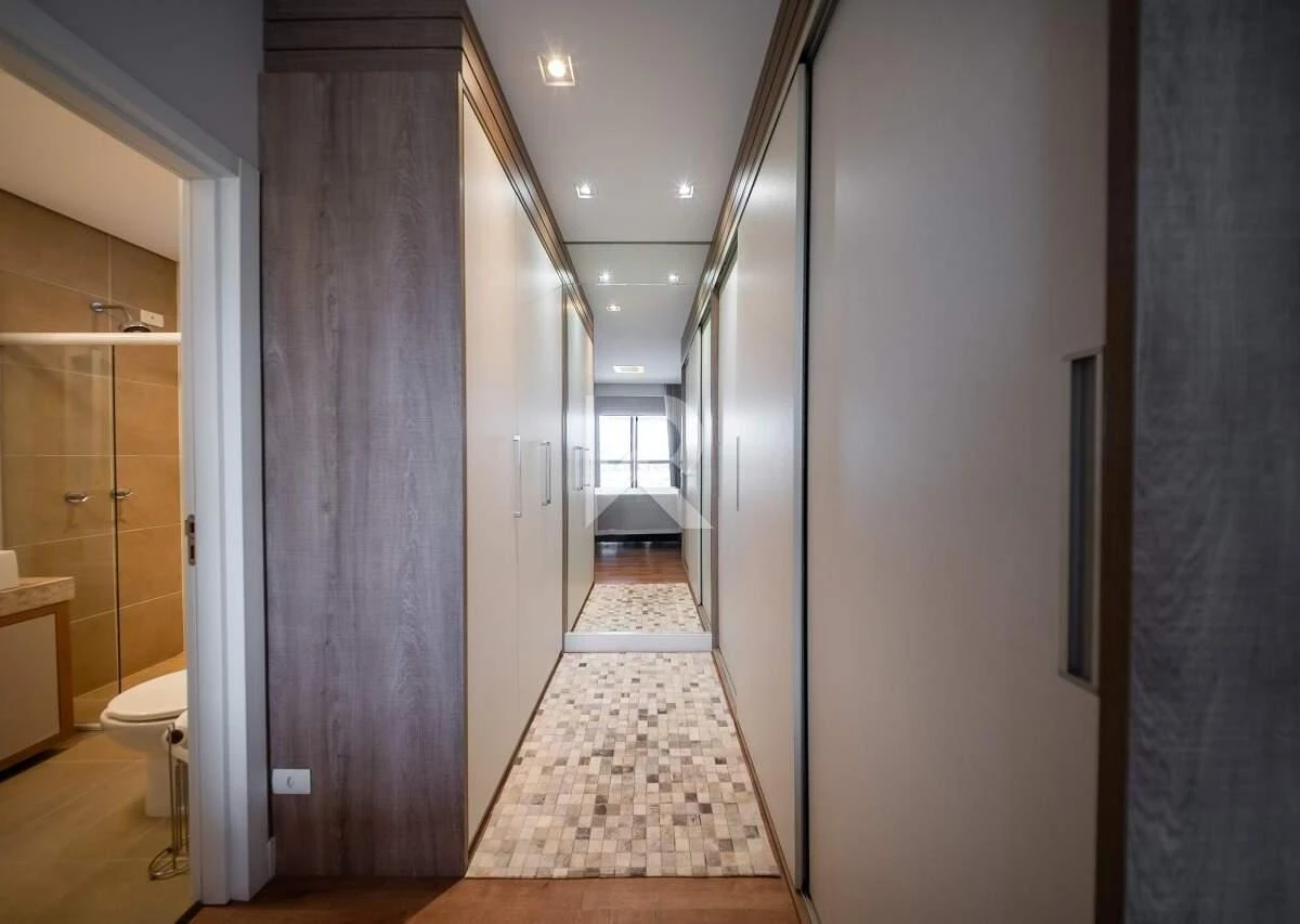 Furnished apartment, 150 m², with a glass-enclosed balcony — photo 13