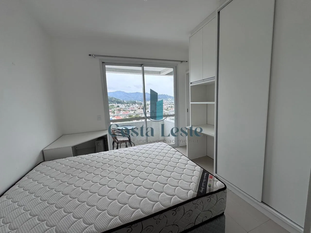 Apartamento mobiliado de 2 dormitórios com sacada — photo 8