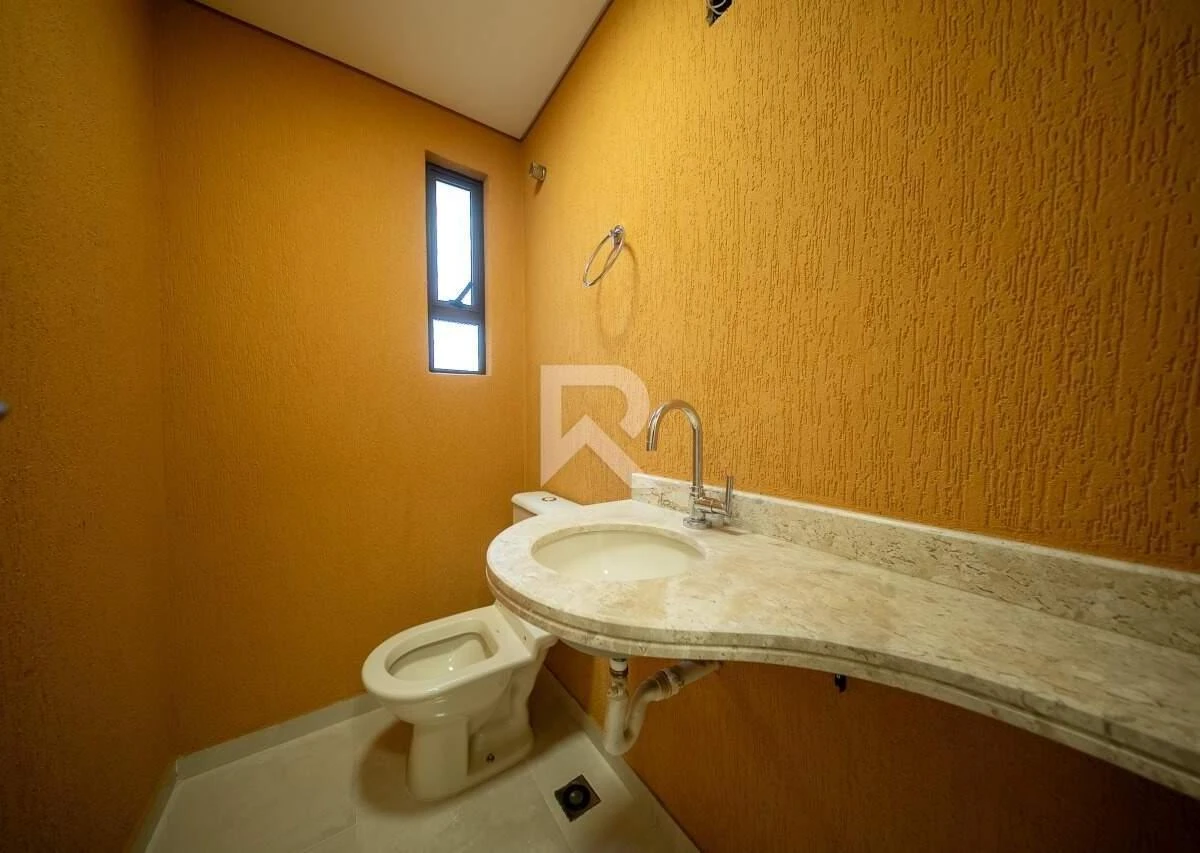 119 m² apartment with a grill on the balcony and a bathtub — photo 25