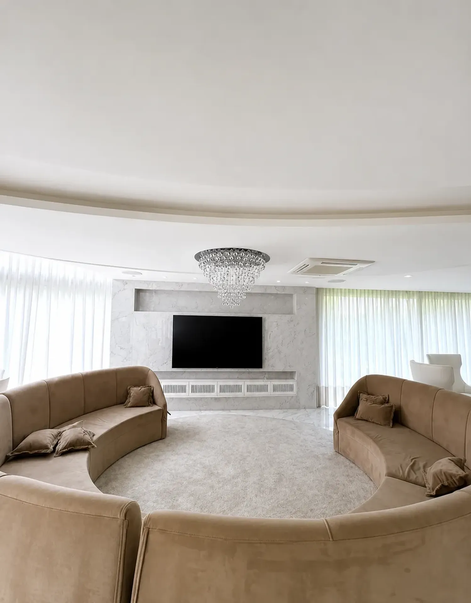 Furnished 5-bedroom house with an open-plan kitchen — photo 20