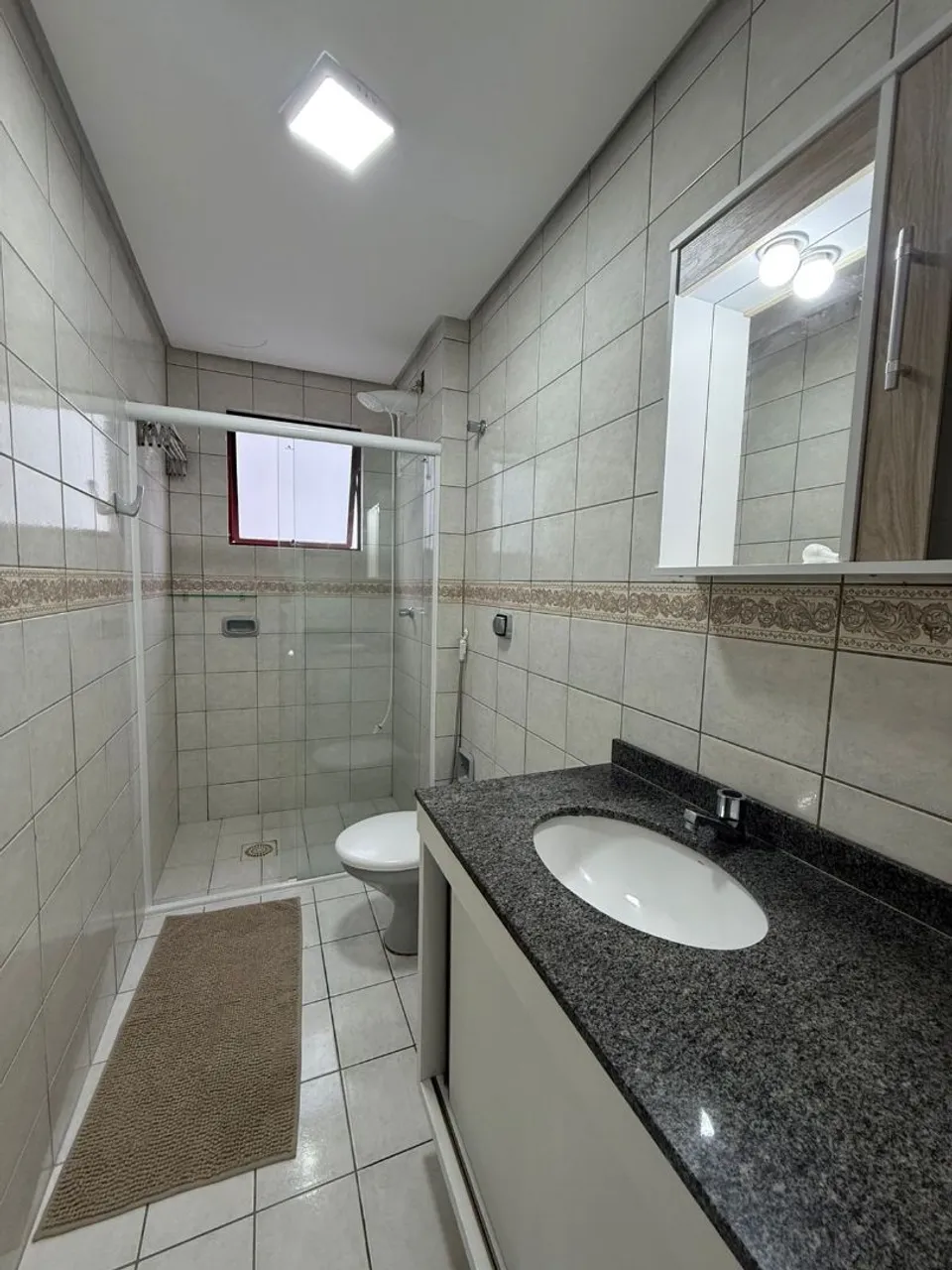Furnished 1-bedroom apartment with an open-plan kitchen — photo 10