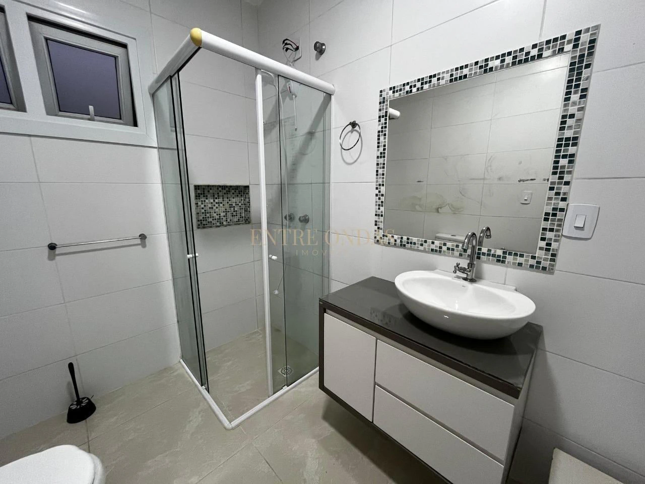 Furnished 2-bedroom apartment with 3 bathrooms — photo 27