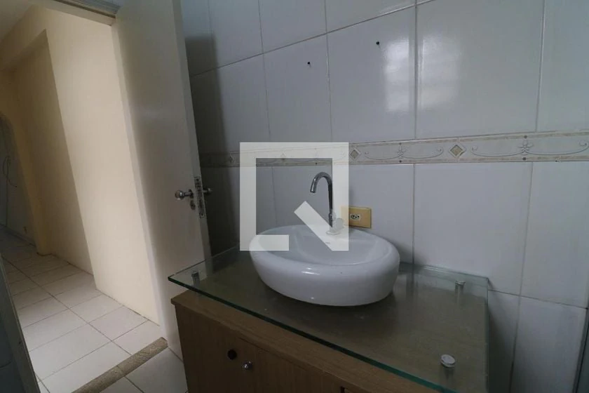 Apartment with 2 bedrooms, 1 bathroom and separate kitchen — photo 27