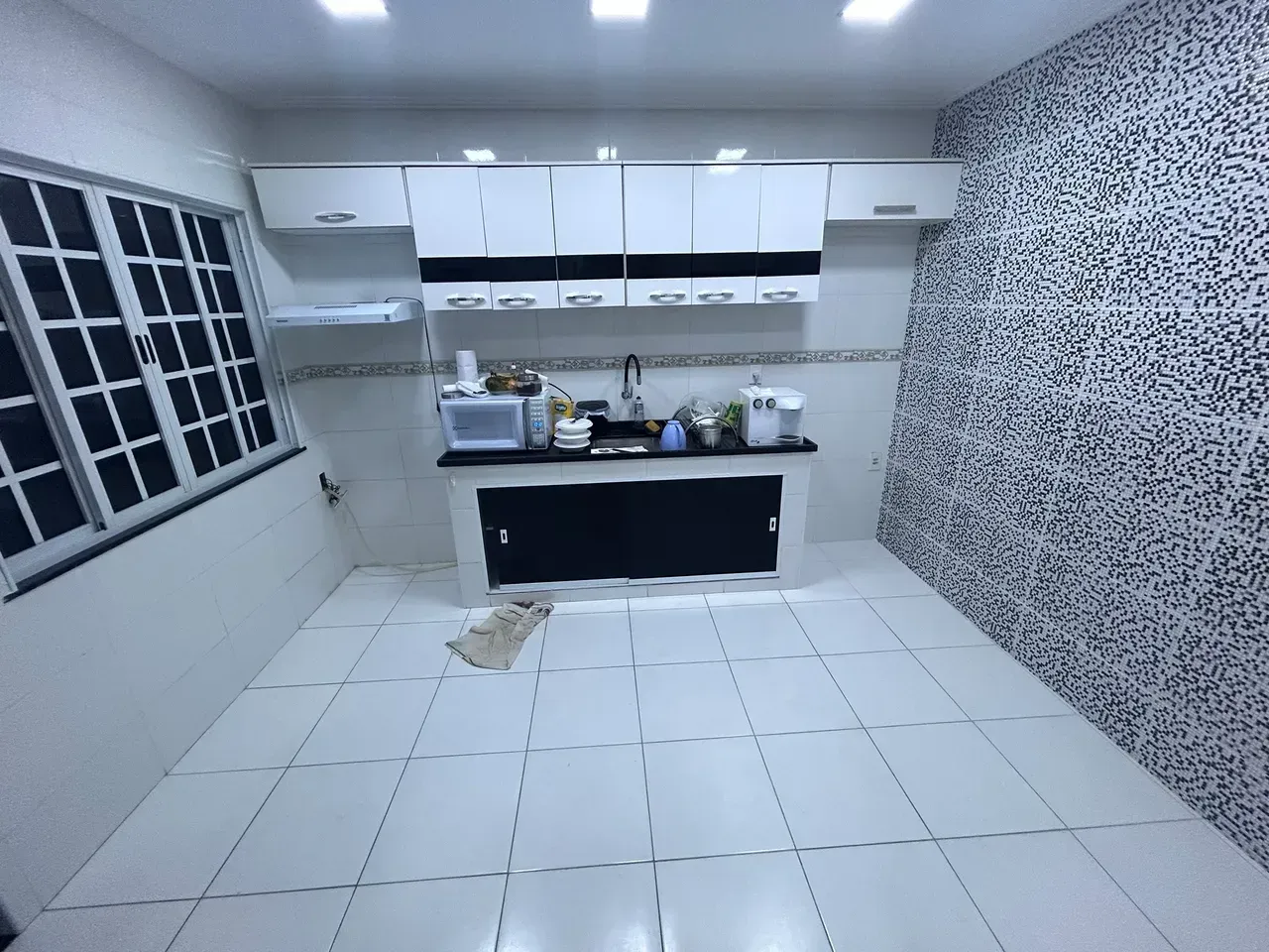 House, 200 m², with a grill on the balcony — photo 2