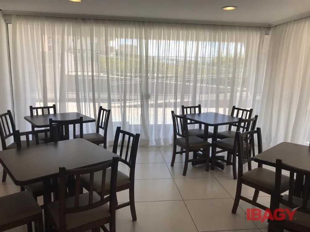 Furnished 95 m² apartment with 2 bedrooms and a desk — photo 57