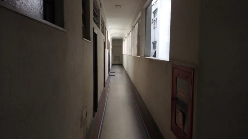 Unfurnished 1-bedroom apartment with separate kitchen — photo 15