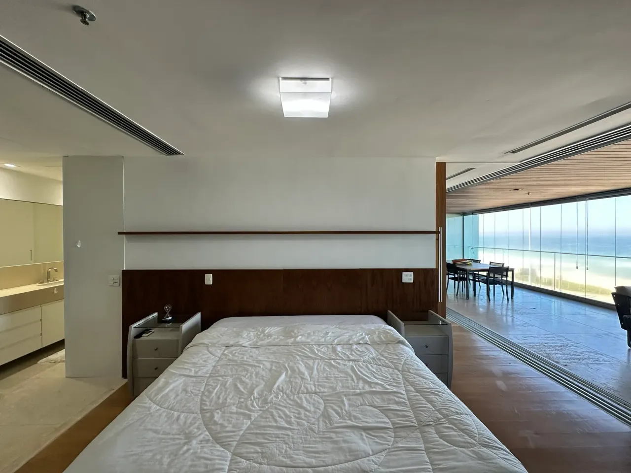 Furnished 1-bedroom apartment with 2 bathrooms and 2 parking — photo 8