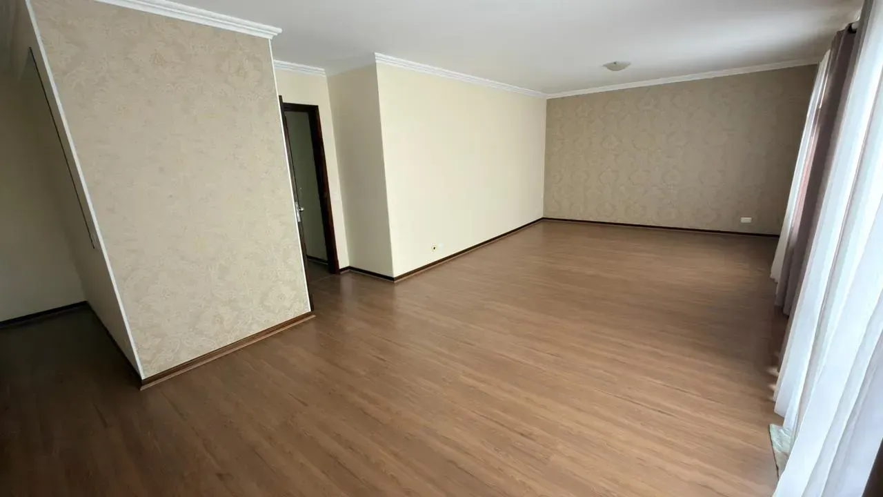 Apartment with 3 bedrooms and 2 bathrooms, no parking