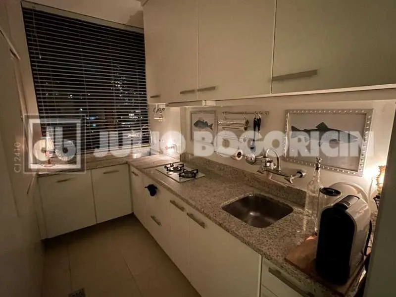 Apartment with balcony and city and mountain views, 1 parking spot — photo 10