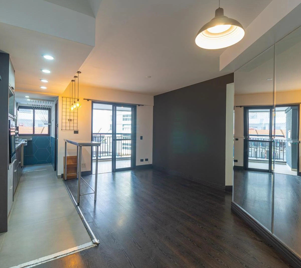 Квартира з 2 спальнями, скляним балконом і 110 м² — photo 4