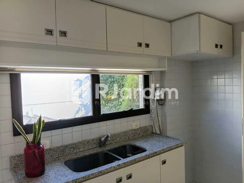 Apartment with 3 bedrooms, 5 bathrooms and 2 parking spots — photo 4