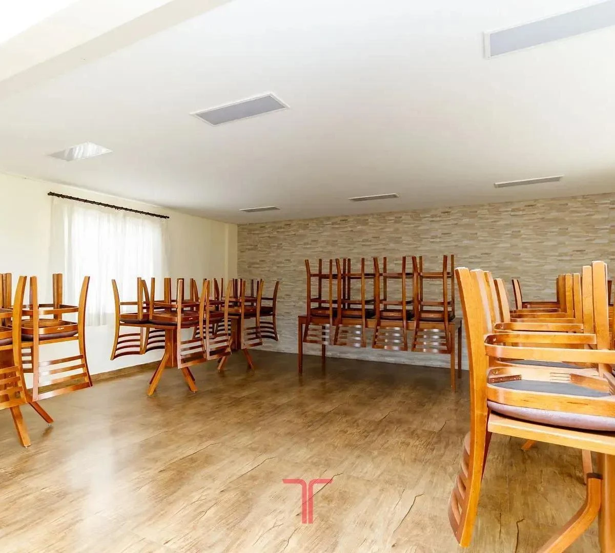 Furnished apartment, 47 m², with a walk-in closet — photo 41