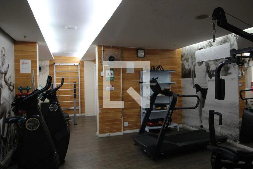Apartamento amueblado de 3 dormitorios con balcón acristalado — photo 32