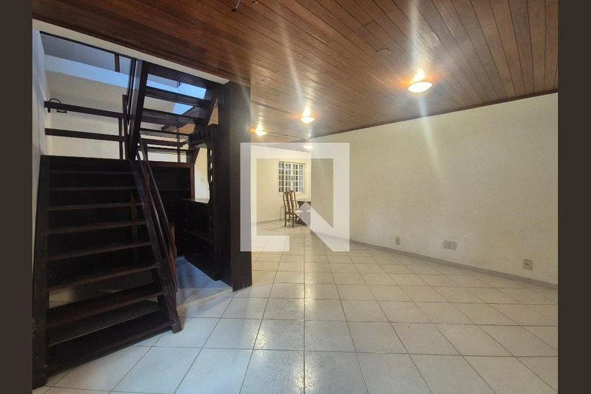Casa para aluguel com 4 quartos e 2 suítes em 1500 m² — photo 8