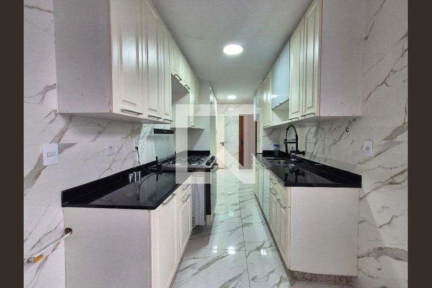 Rental apartment with 3 bedrooms and 208 m² — photo 36