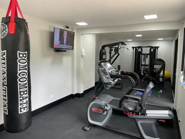 Apartamento mobiliado de 2 quartos com vaga e varanda — photo 4