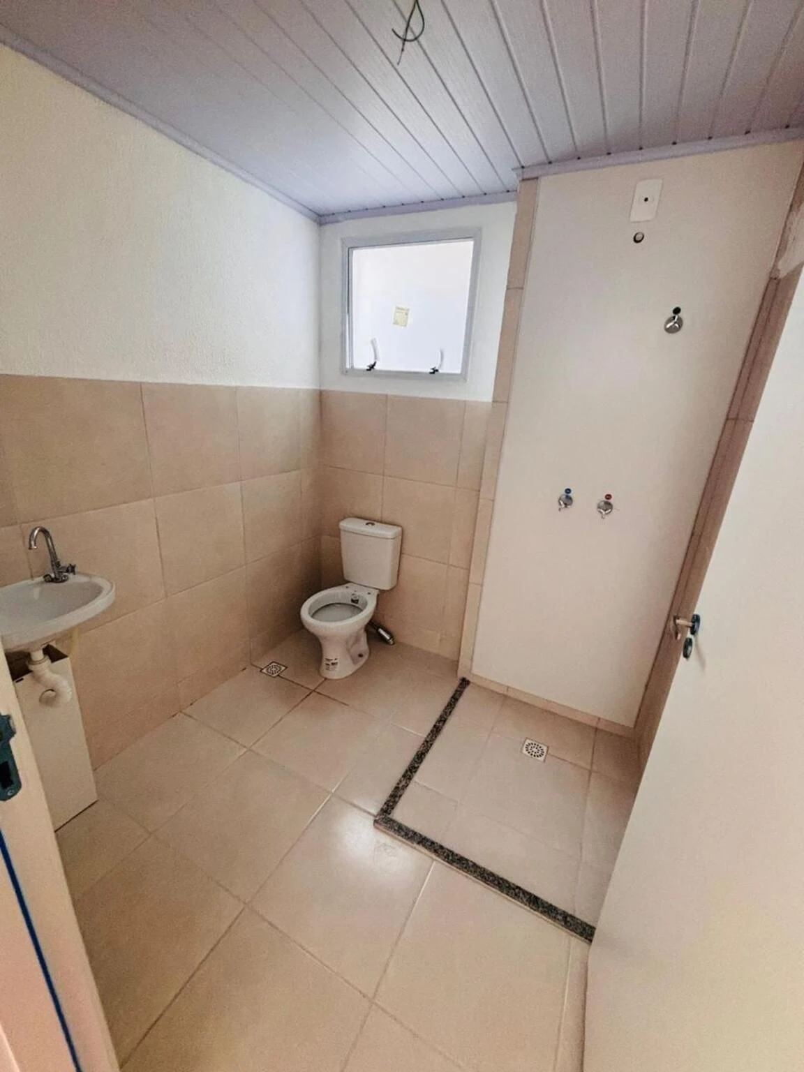 Немеблированная квартира с 2 спальнями и 1 парковкой — photo 5