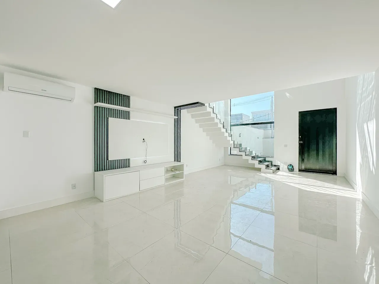 4-suite house with 6 bathrooms, 370 m² and 3 parking — photo 25