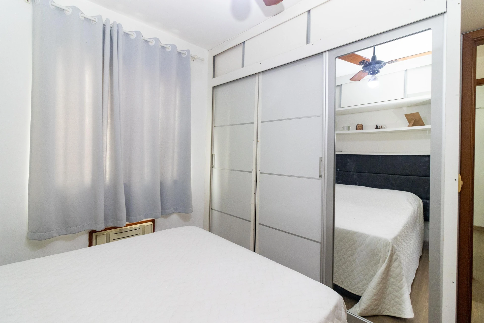 Furnished 2-bedroom apartment with balcony — photo 21
