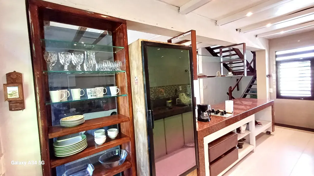 Furnished house with 4 en-suite bedrooms, 450 m²