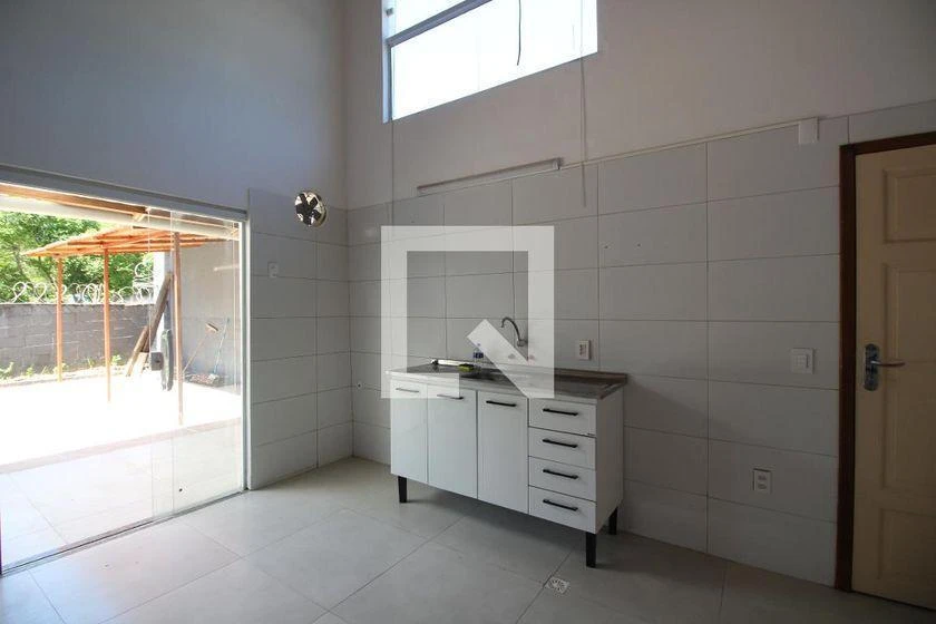 Rental house with 4 bedrooms and 340 m² — photo 9