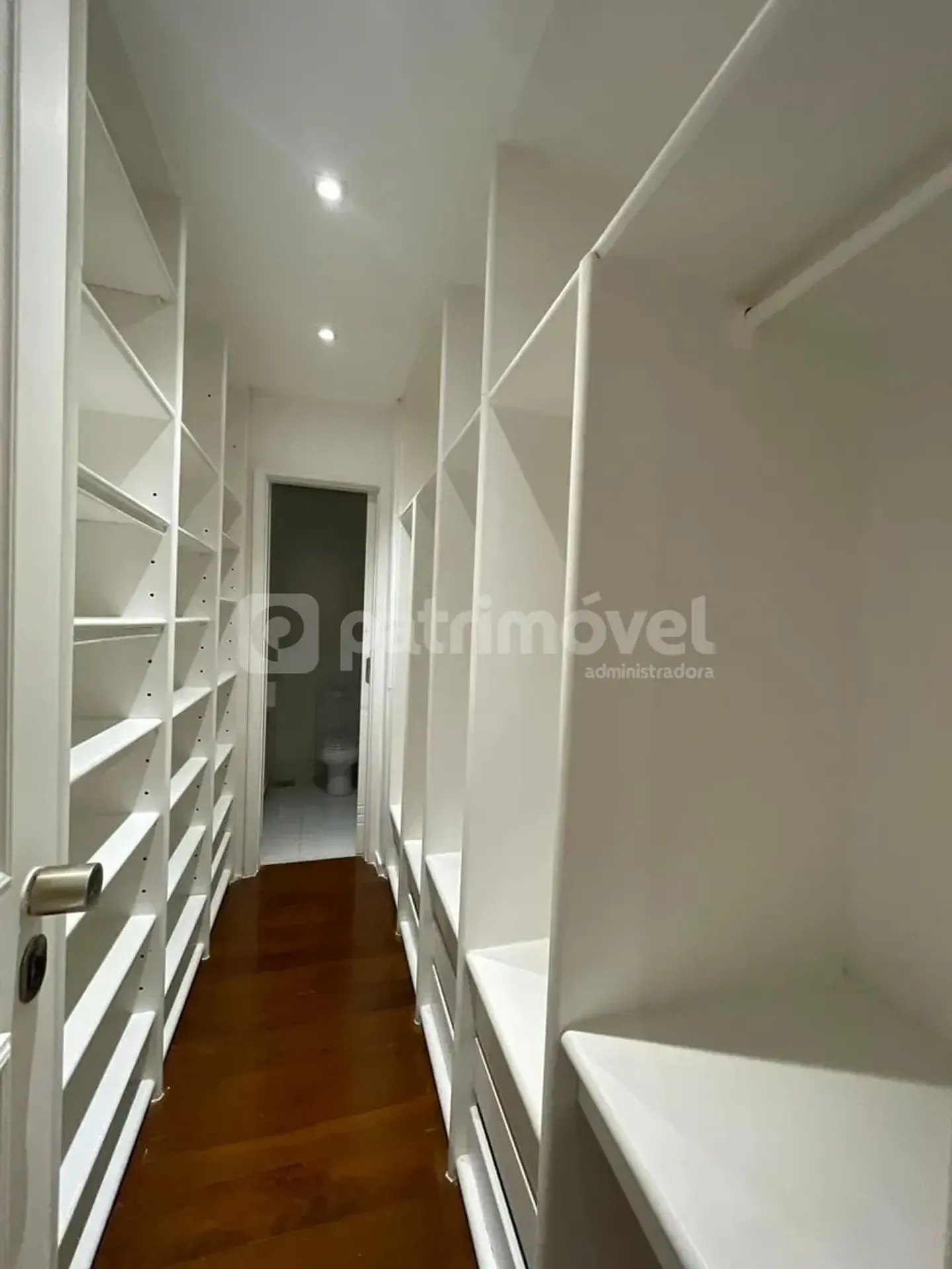 4-bedroom apartment with pool and 3 parking spaces — photo 52