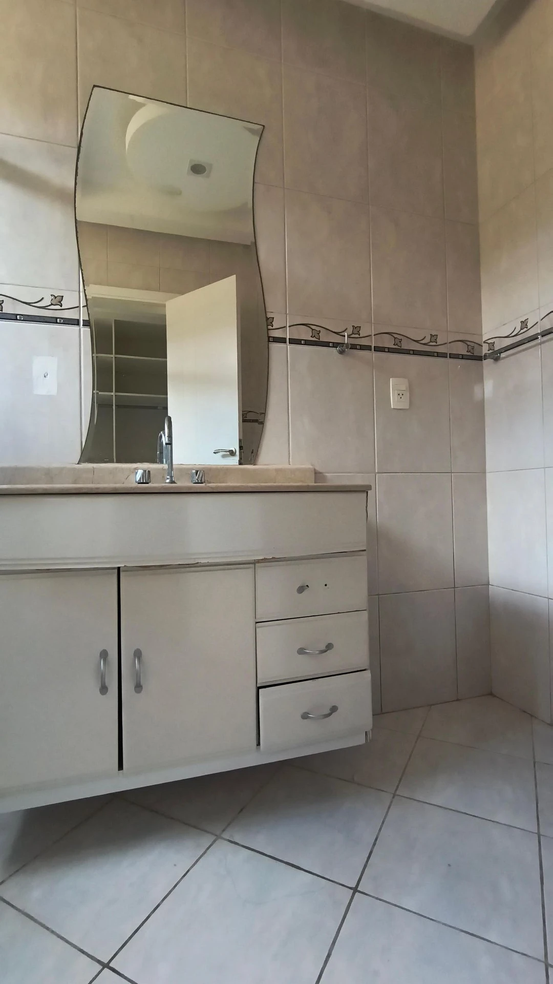 Furnished house with 7 bedrooms and open-plan kitchen — photo 55