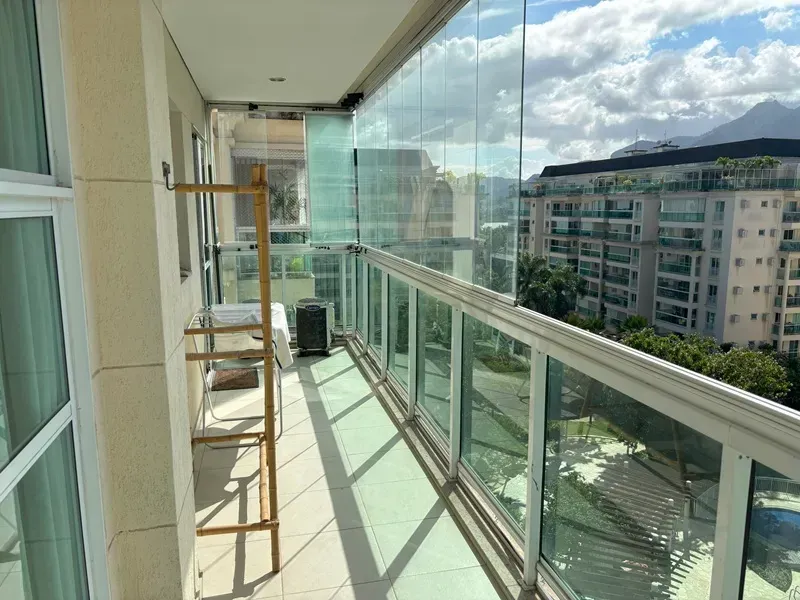 Apartamento sem mobília com cozinha americana a gás — photo 9