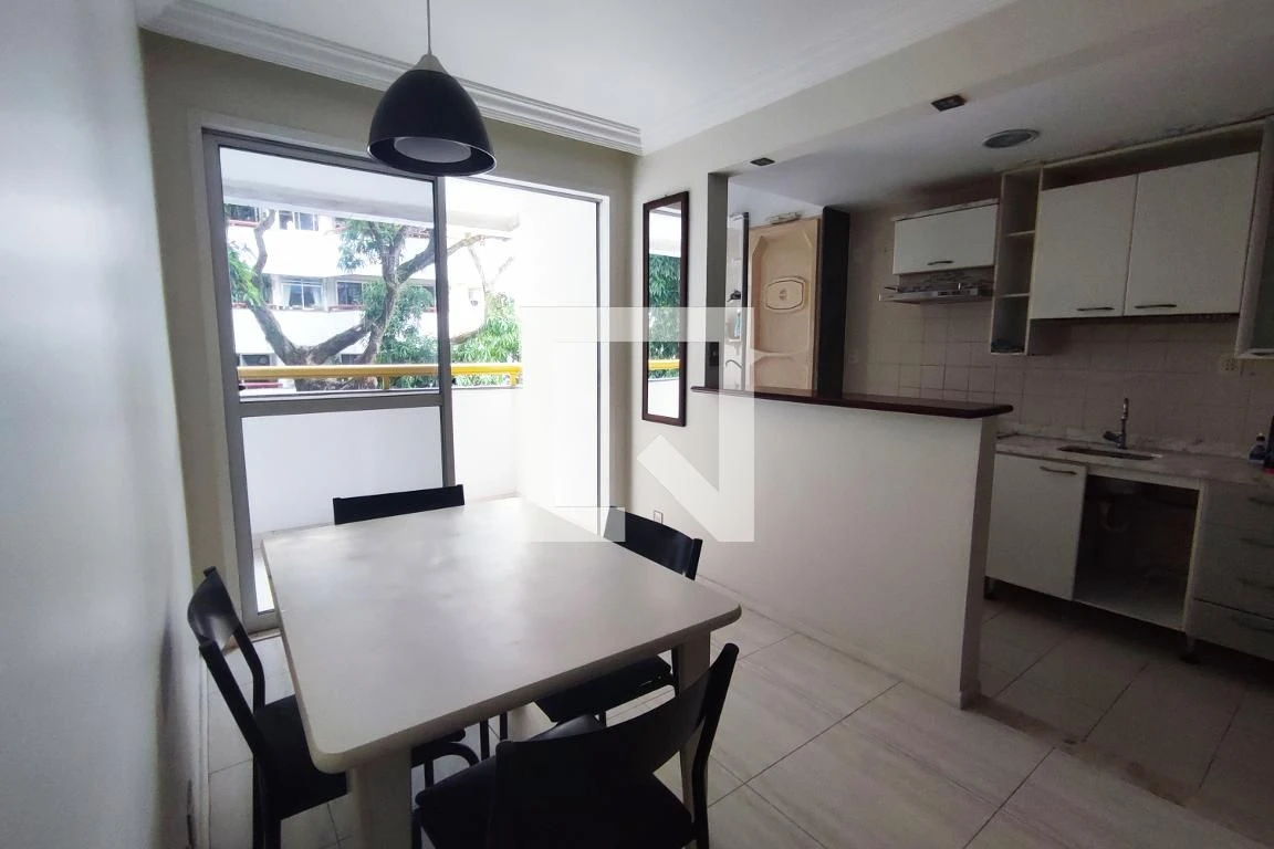 Furnished 2-bedroom apartment with open-plan kitchen — photo 20