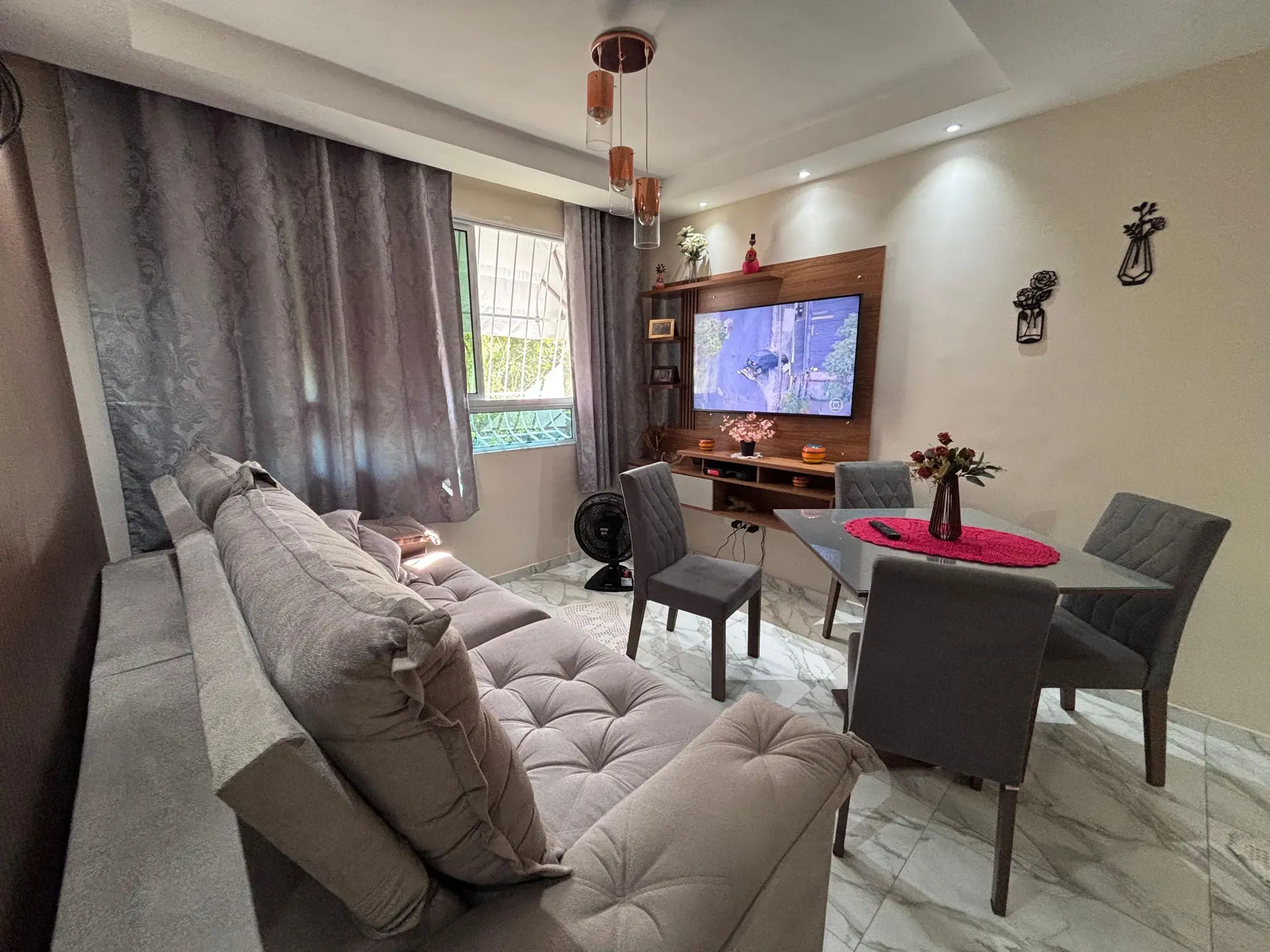 Furnished 2-bedroom apartment with open-plan gas kitchen — photo 17