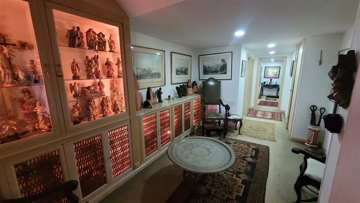 4-bedroom apartment with 280 m² and a glassed balcony — photo 9